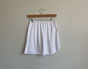 vintage white satin slip mini skirt | size medium *read description*