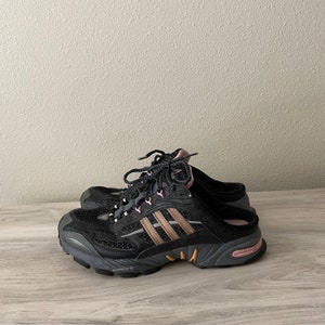 adidas gazelle silver green womens Barreda Decode Shoes Black main image 0