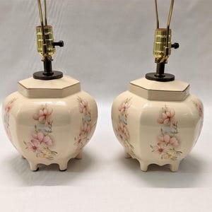 Mid-Century Petite Floral Lamps - Vintage Lamp Pair