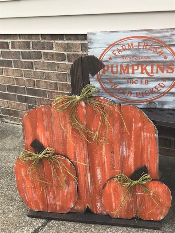 Fall//Farmhouse//Primitive//Tub Pumpkins//Halloween