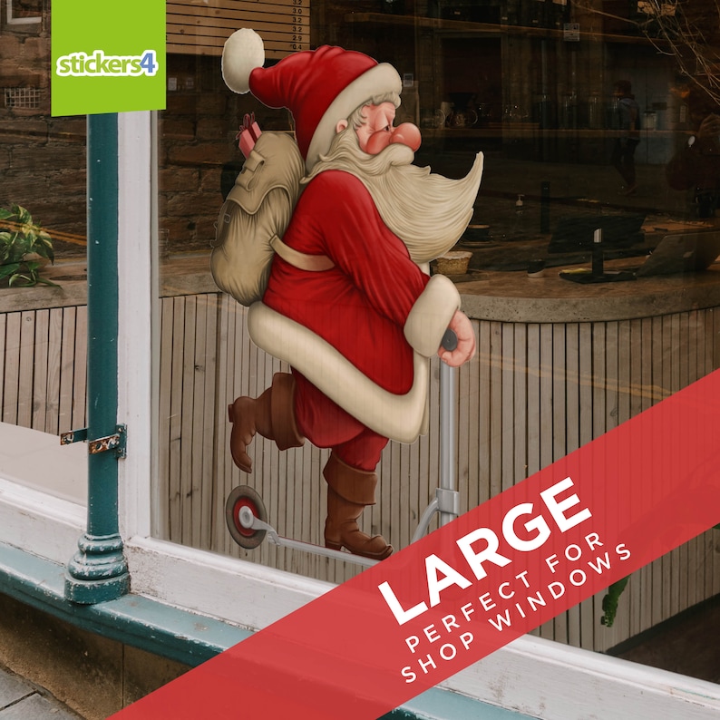 K&ouml;nnte beinhalten: Weihnachtsmann auf einem Roller mit einem Sack voller Geschenke auf dem R&uuml;cken. Der Aufkleber ist gro&szlig; und perfekt f&uuml;r Schaufenster. Der Text auf dem Aufkleber lautet "LARGE PERFECT FOR SHOP WINDOWS".
