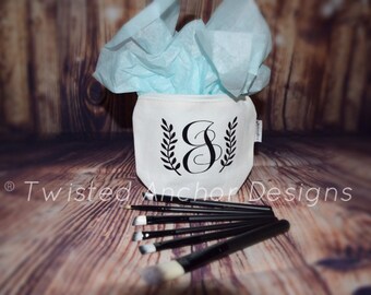 Personalized Wedding Makeup Bag,  Bridal Cosmetic Bag, Bridesmaid Makeup Bag, Maid of Honor Cosmetic Bag Gift, Birthday Makeup Bag, Monogram