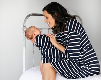 Maternità Robe,Ragazzo Swaddle,Navy Striped Robe, Mamma e Me,Insieme di abbinamento,Bambino Doccia Regalo,Baby Blanket,Nursing,Cura, Post partum,Incinta,Blue Robe