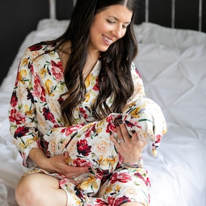 Mommy and Me Robe/Swaddle Set,Cute Matching Hospital Set,Hospital,Maternity Robe,Floral Swaddle,Mom to Be,Baby Shower Gift,Girl,Boy,Nursery