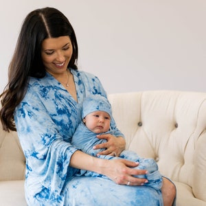 Blue Tie Dye Maternity Robe and Matching Swaddle,Postpartum Robe,Baby Boy,Baby Shower Gift,Hat,Matching Hospital Outfit,Robe and Swaddle Set