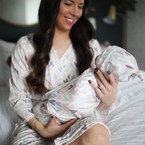 Robe and Swaddle Set,Mommy and Me,Newborn Photos,Hospital Set,Baby Girl,Matching,Baby Shower Gift,Gift for Wife,New Mom,Newborn photos,Cute