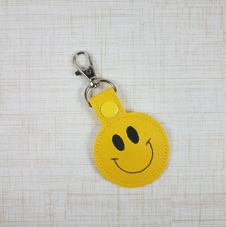 Happy Face Key Chain Happy Face Emote Smiley Face Keychain Etsy