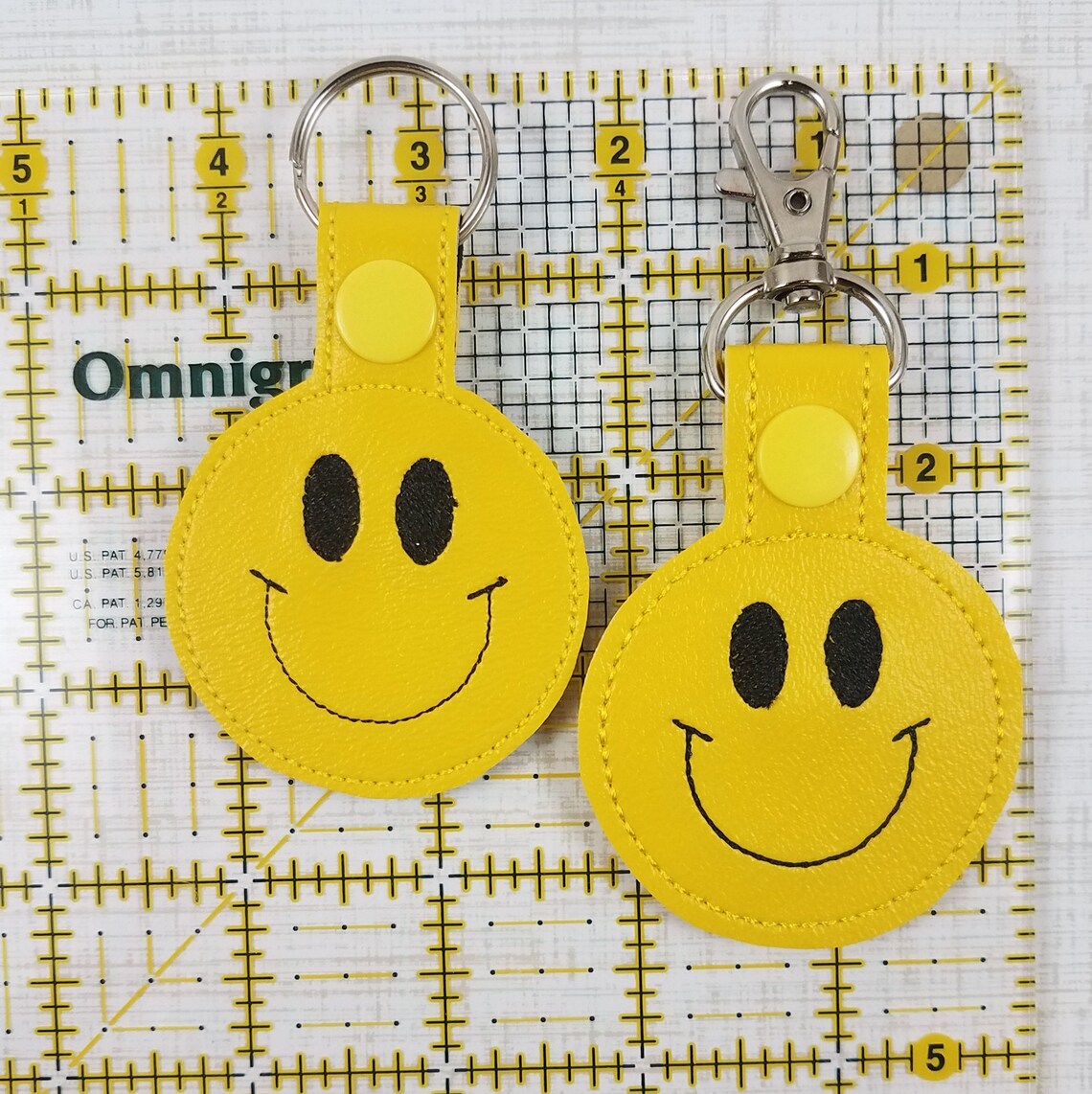 Happy Face Key Chain Happy Face Emote Smiley Face Keychain Etsy