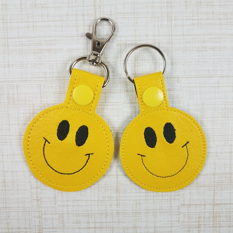 Happy Face Key Chain Happy Face Emote Smiley Face Keychain Etsy