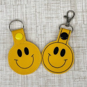 Happy Face Key Chain, Happy Face Emote, Smiley Face Keychain, Happy Emoji, Smiley Emoji, Embroidered Keychain, Happy Face Key fob