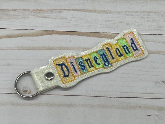 Disneyland Sign Keychain, Disneyland Keychain, Loungefly Backpack Keychain, Embroidered Disney Keychain, Disneyland Tag, Disney Tag,