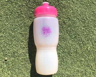 SlimeYoda Color Changing Water Bottle (translucent to pink)