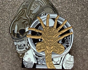 Emaille pin Perfect Organism