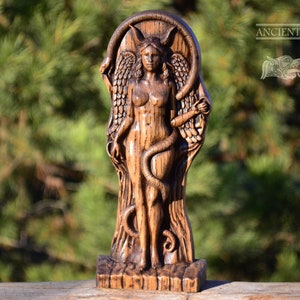 Lilith Statue – Oak Figurine of the Dark Goddess – Feminine Power Altar Decor, Witchcraft Symbol, Occult Pagan Gift