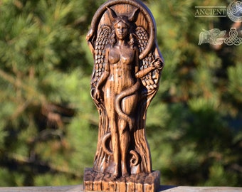 Lilith statue, Lilith carved of wood, Inanna, Pagan paganism God Altar sculpture, Ishtar, Wicca, Feminine Wisdom, Lilith altar