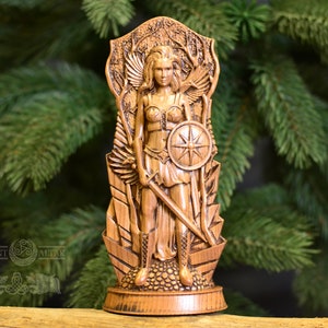 Morrigan Göttinnen-Statue – Keltisches Gottheiten-Idol aus Eichenholz – heidnisches Altar Dekor für Hexerei, Kriegergeist und Schattenarbeit