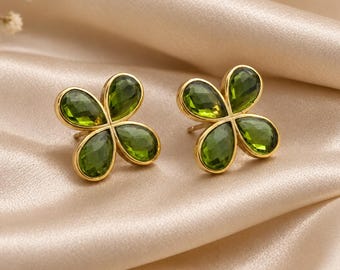 Peridot Stud Earrings, Green Gemstone Flower Earring, Gold Bezel Post Earrings, August Birthstone Jewelry 1980