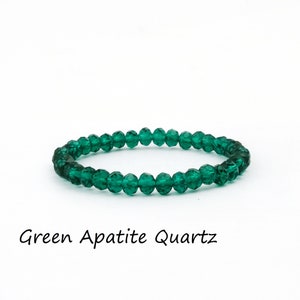 Armband med fasetterade runda pärlor, handgjort armband med grön apatit och ädelstenspärlor, elastiskt och töjbart armband, present till vän, EJ-2097