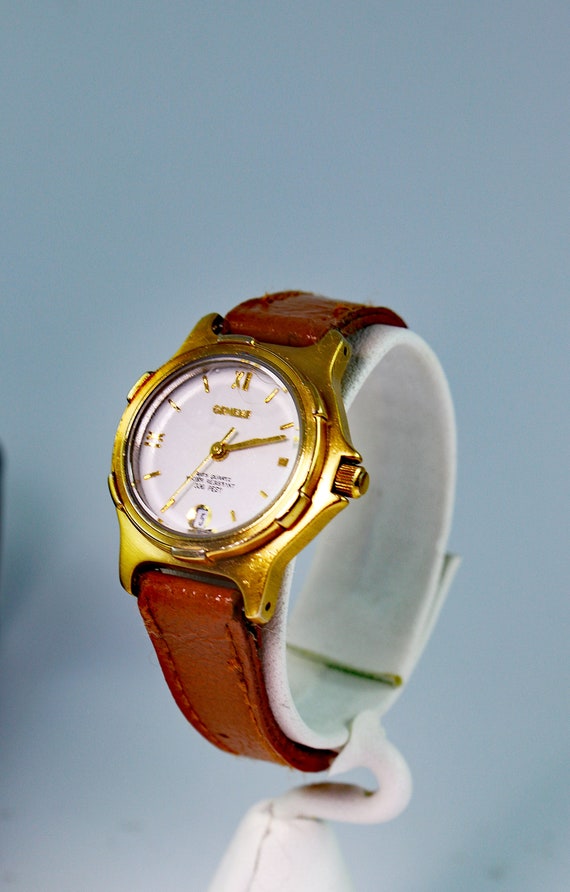 Geneve Vintage Women's Watch with Genuine Pig Ski… - image 8