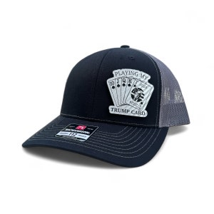 Spielen meiner Trump Card Poker-Hut, Trump 2024 Geschenk, machen Amerika wieder großartig, Carbon Silber Patch Hut, MAGA Hut - Flat Bill Konservativer Hut