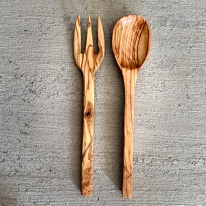 Large Olive Wood Serving Spoon and Fork Set – Handcrafted Elegance for Your Dining Experience