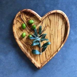 Olive Wood Heart Shape Plates, Wooden Valentine&#39;s Day Gift