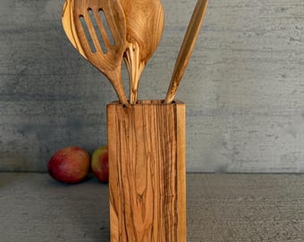 Handgemachter Utensilienhalter aus Olivenholz, authentisches Küchengeschirr