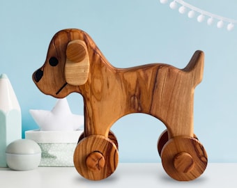 Cane giocattolo personalizzato in legno d'ulivo, realizzato a mano.