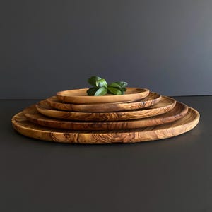 Customizable, handmade olive wood plates, Gift For Mom, Mothers Day Gifts For Mama