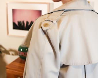 Vintage Trench Coat / Vintage Rain Coat / Feminine Rain Coat / Oversized Rain Coat / Oversized Trench Coat / 80's Coat / 90s coat / Beige