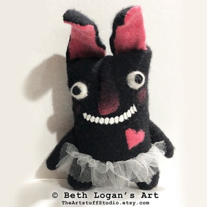 Mathilde - Einzigartiges handgenähtes Pullovermonster - süsses Monster Ballerina Kunstpuppe
