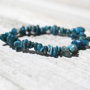 Reiki Charged Blue Apatite Chip Bracelet - Motivation, Ambition, Throat Chakra, Public Speaking, Increase Creativity - New Age Gift