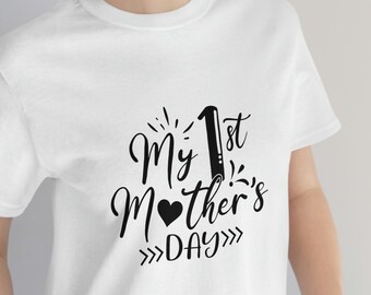 Mother's T-shirt, Mama t-shirt, Mom shirt, Mother's Day Shirt, Mama Shirt, Mom Qualities Shirt, Mom Gift for New Mom, Best Mothers Day Gift