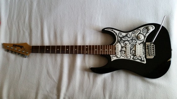 Ibanez gio white