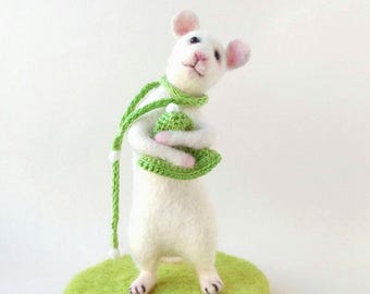 Felted Mouse Figurine in hat Tabletop miniature