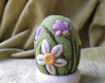 Green Easter eggs Felt Easter Gift Miniature sculpture