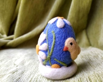 Gevilt paasei-ornament: wollen kip cadeau