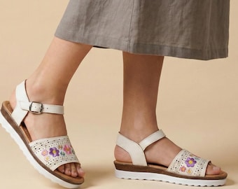 Huaraches Mexicanos para Mujer con Flores Bordadas, Punta Abierta, Sandalias Artesanales con Correa al Tobillo, Suela Alta de Plataforma
