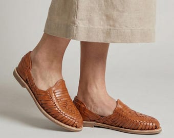 Mexican Huaraches for Women Closed Toe and Covered Heel, Handwoven Leather Sandals, Tan Brown Flats, Handmade in Mexico