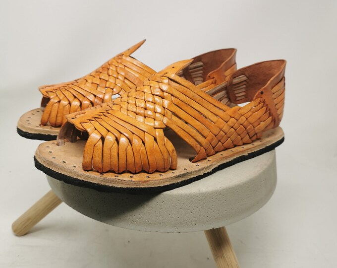 mens huaraches wide width