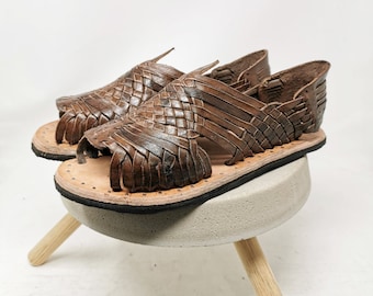 Mens Huaraches sandals mexican. 100% leather, vintage. Handmade. huarache artesanal pachuco. hecho a mano