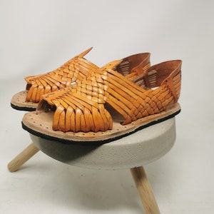 Mens Huaraches sandals mexican. 100% leather, vintage. huarache artisan pachuco. handmade