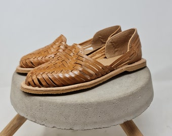 Mexican sandals for women, brown huaraches handmade in Mexico