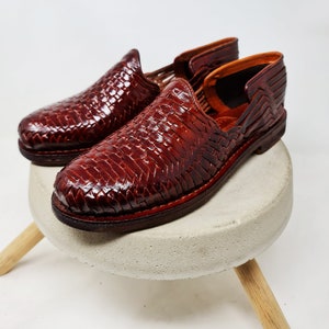 Huaraches mexicanos para hombre color rojo sandalias de cuero | Etsy México