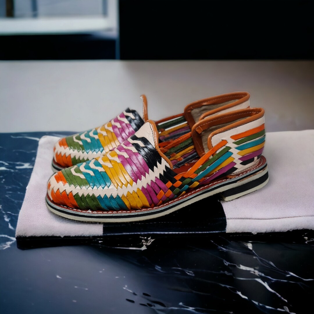 huaraches closed toe