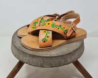 Handmade Huaraches for Women with Embroidered Flowers - Quality and Style