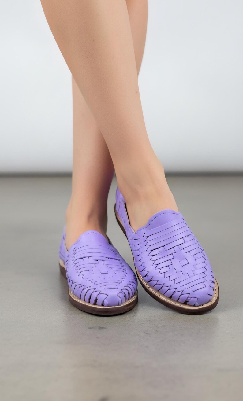 Mexican huaraches for women in lilac – Handcrafted, comfortable, and with authentic leather soles image 10