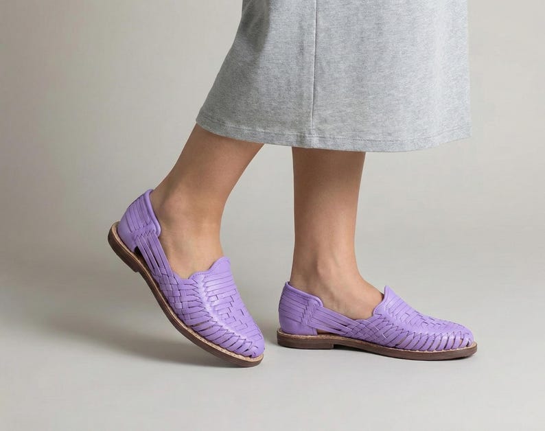 Mexican huaraches for women in lilac – Handcrafted, comfortable, and with authentic leather soles image 1