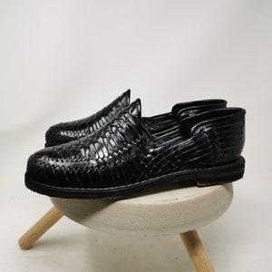 Mexican Huaraches for Men, Black Leather Sandals | Handmade Closed Toe Huarache Sandals | Summer Gift image 4
