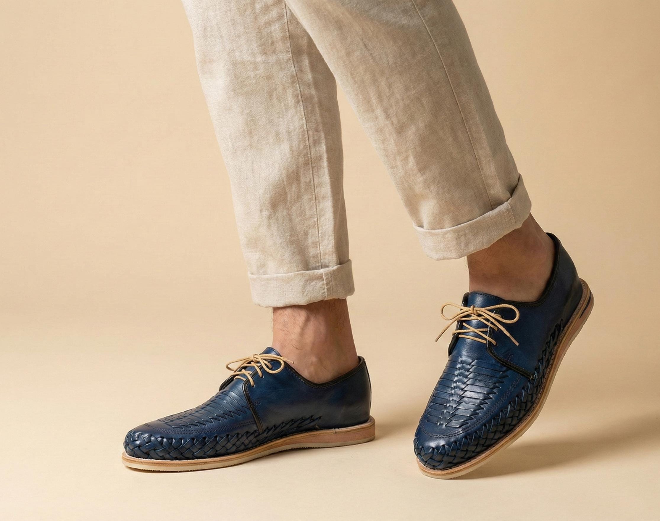 Huaraches cerrados con cordones para hombre. Zapatos artesanales hechos en  México - Etsy México, image size:2231x1760